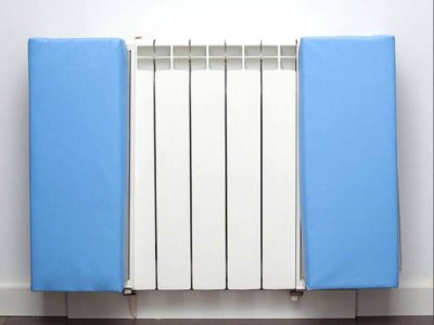 Protection en mousse pour radiateur en angle droit crèches et écoles